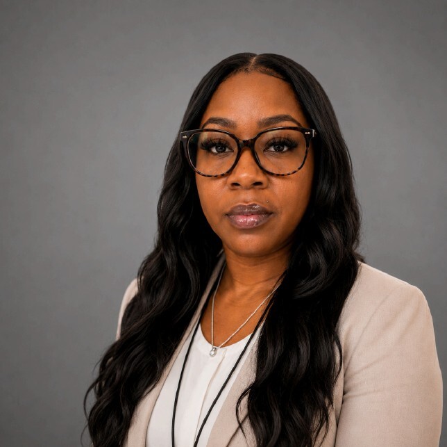 Deborah Maclin headshot.